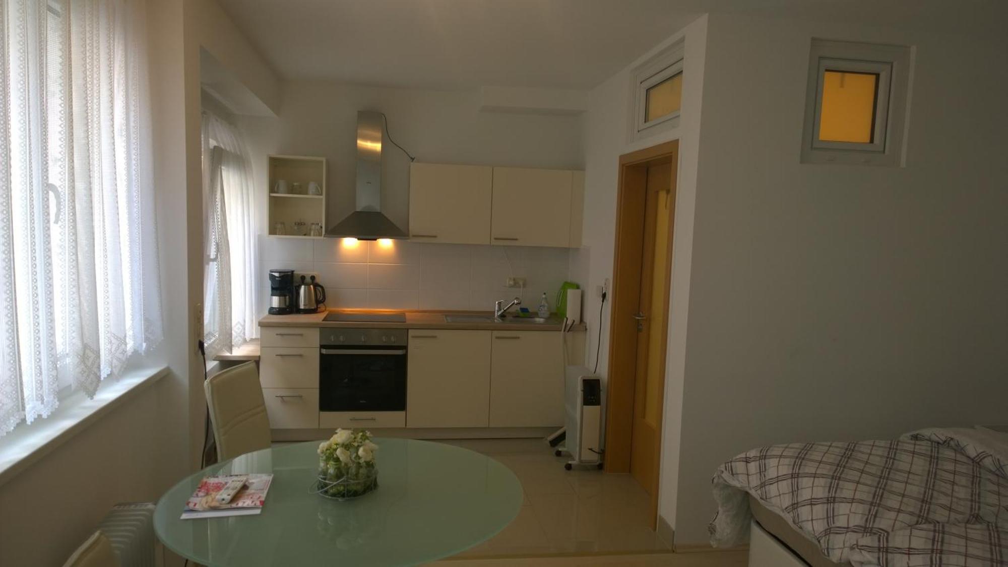 Pensionsappartments Blitz Висбаден Екстериор снимка